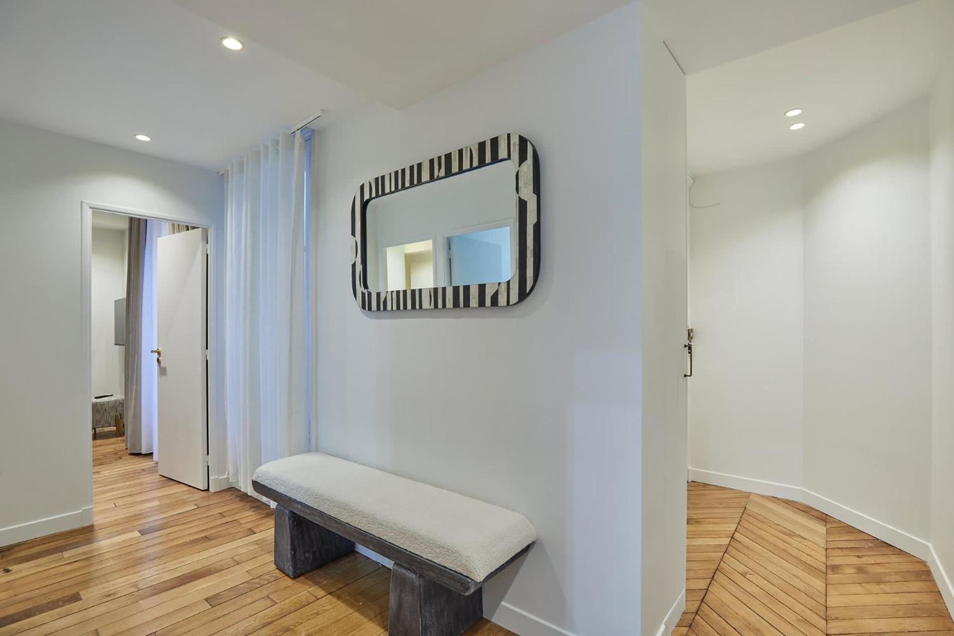 Sublime Air-conditioned Center Of Parijs
